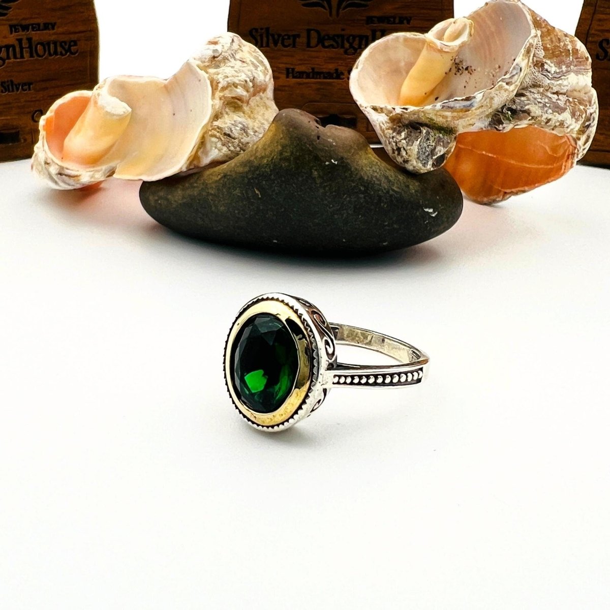 Green Emerald Oval Ring - TryAladdin