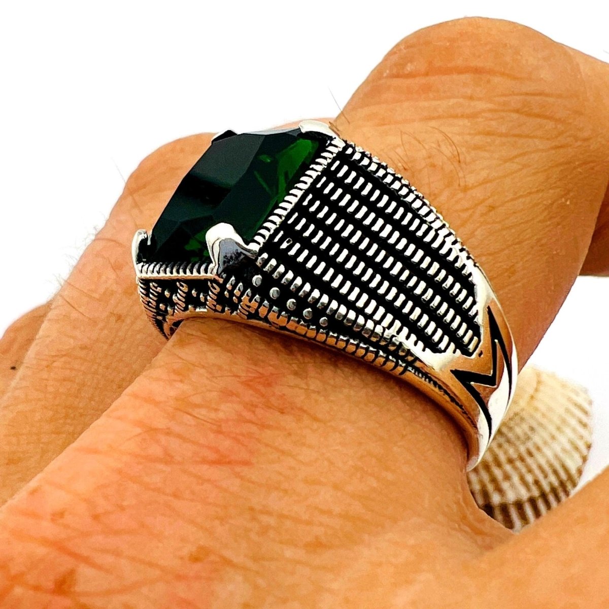 Green Emerald Square Men’s Ring - TryAladdin