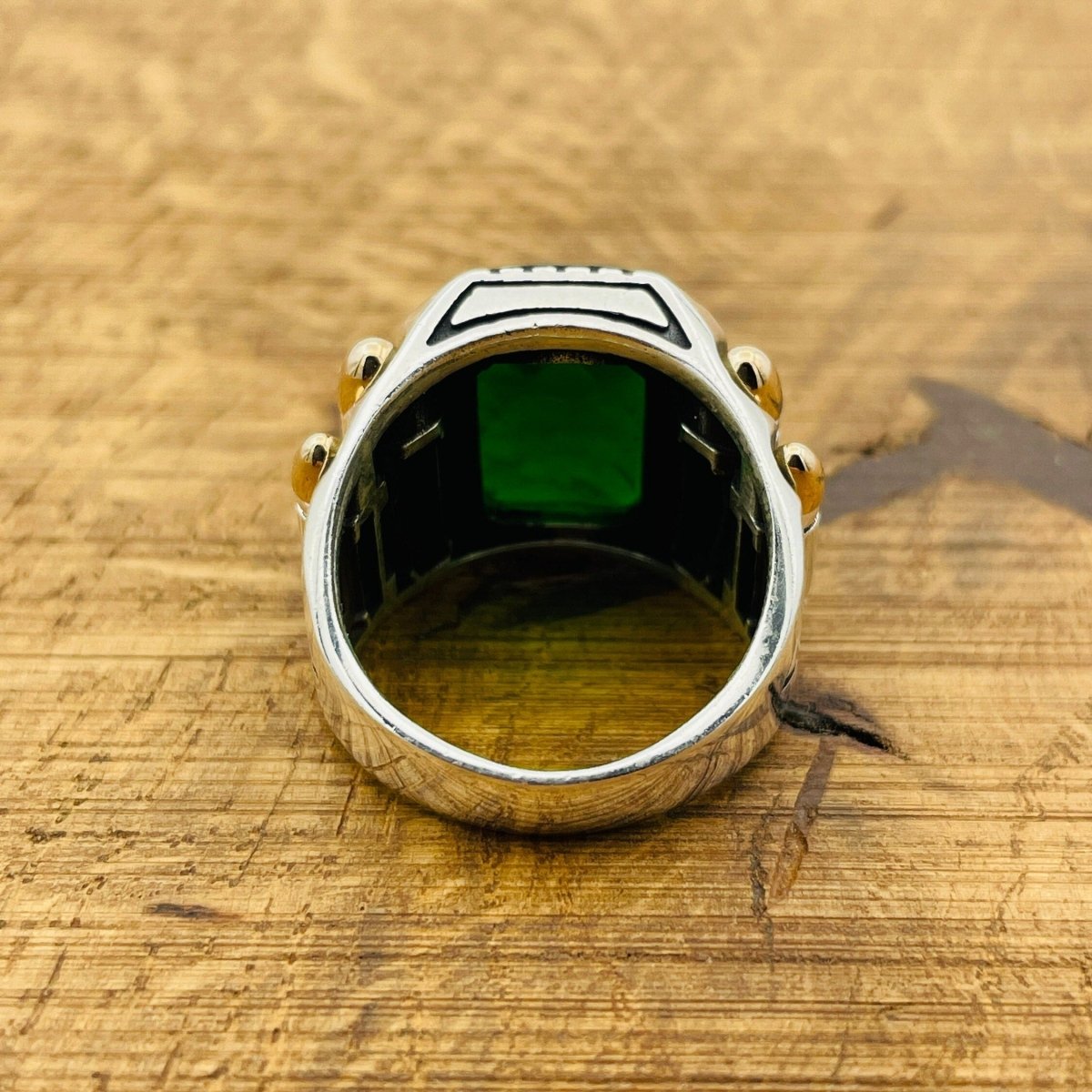 Green Emerald Square Stone Men's Silver Ring - TryAladdin