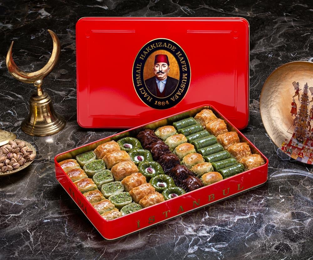 Hafiz Mustafa | Pistachio Baklava Assortment (Extra Large Box) - TryAladdin