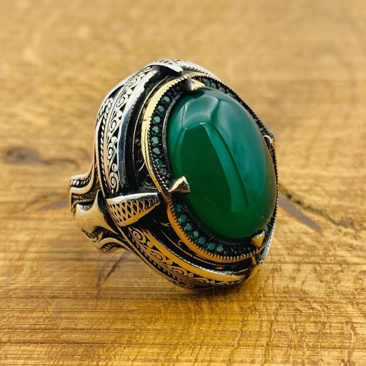 Men Natural Green Gemstone Silver Ring - TryAladdin