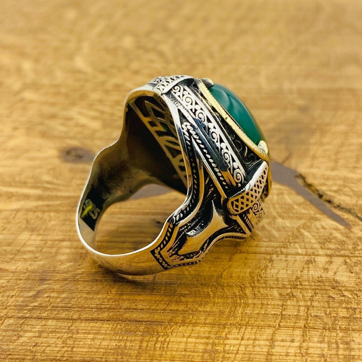 Men Natural Green Gemstone Silver Ring - TryAladdin