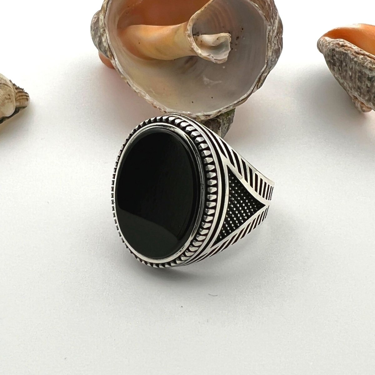 Men's Black Onyx Oval Stone Silver Ring - TryAladdin