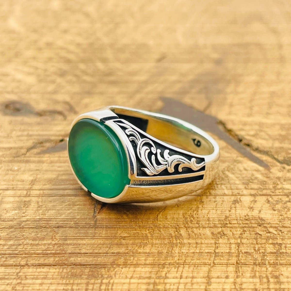 Men’s Green Agate Oval Ring - TryAladdin