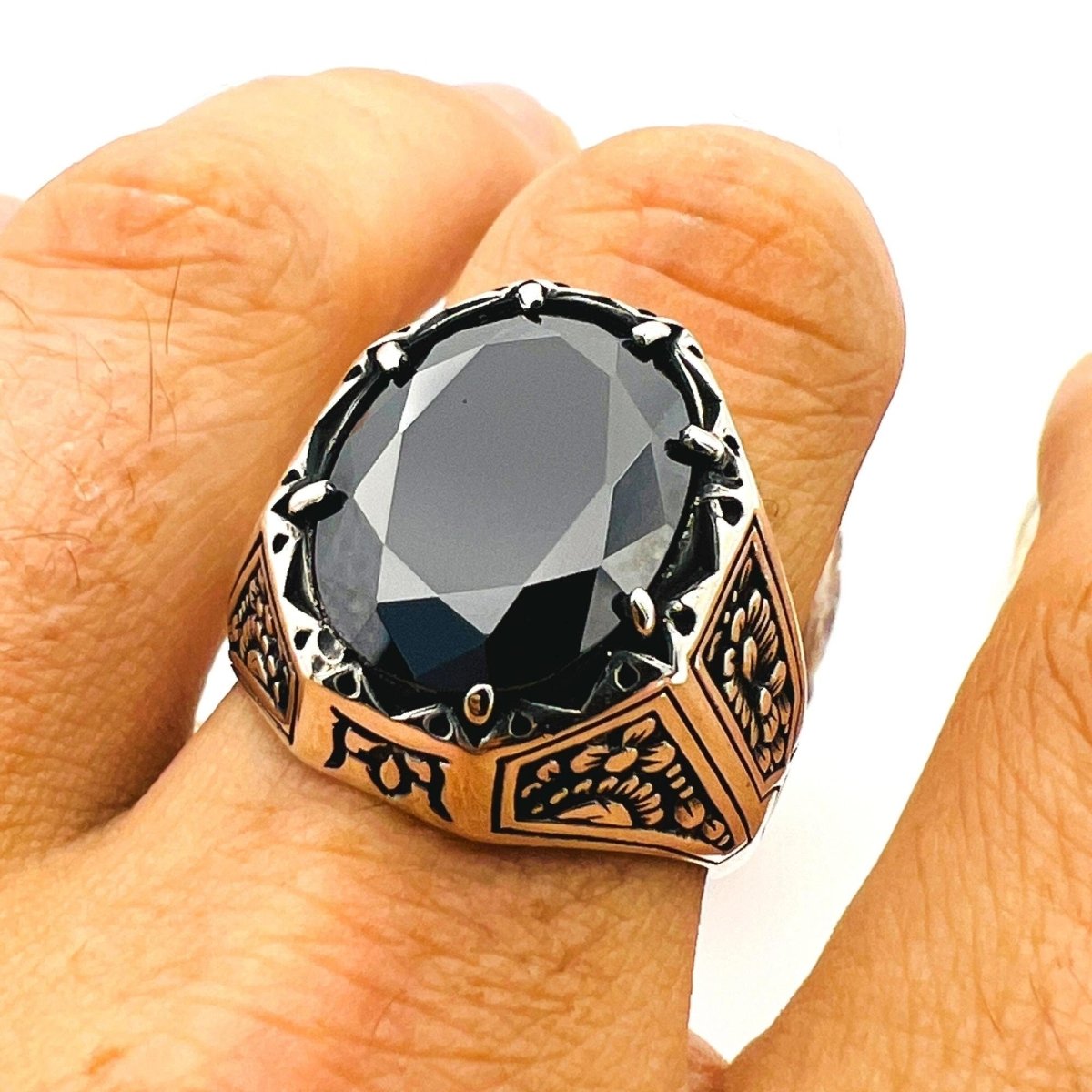 Men's Onyx Silver Ring (19g) - TryAladdin