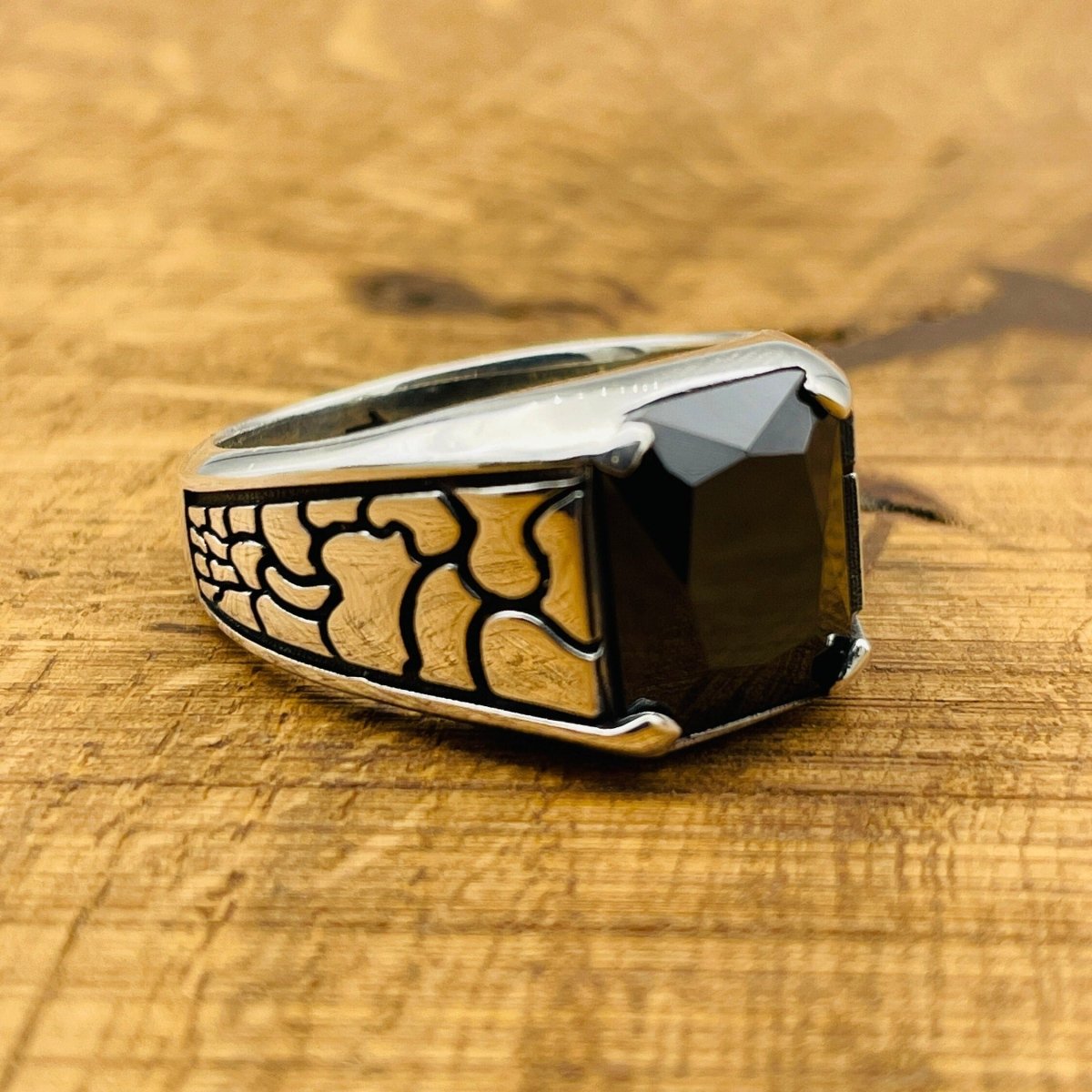 Minimalist Square Black Onyx Stone Men's Ring - TryAladdin