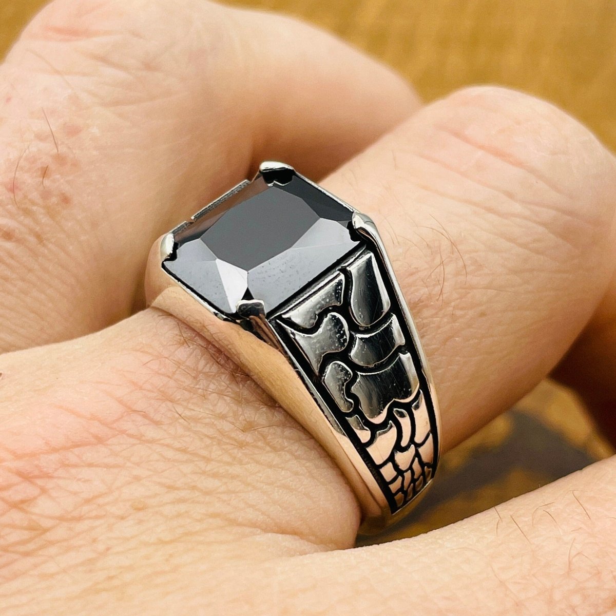 Minimalist Square Black Onyx Stone Men's Ring - TryAladdin