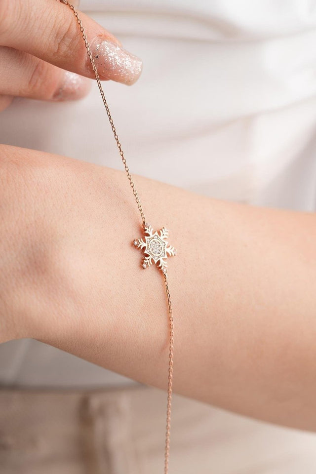 Nereze | Rose Hexagonal Design Snowflake Model Bracelet - TryAladdin