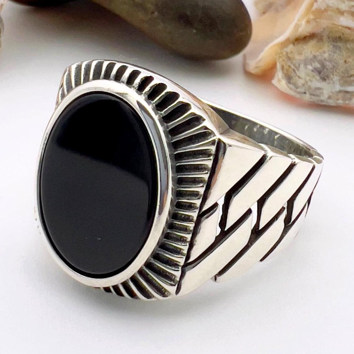 Onyx Men's Silver Ring - TryAladdin