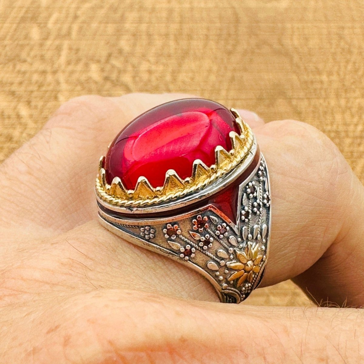 Red Topaz Oval Agate Ring - TryAladdin