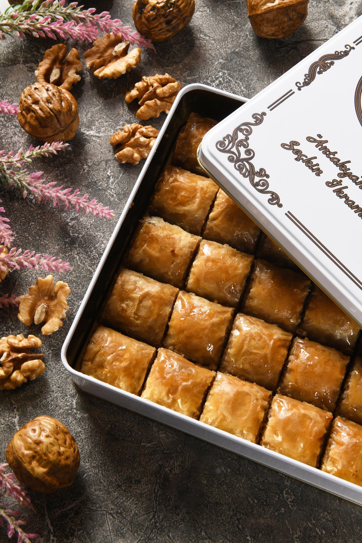 Asi | Special Mini Baklava with Walnut in Gift Metal Box - TryAladdin