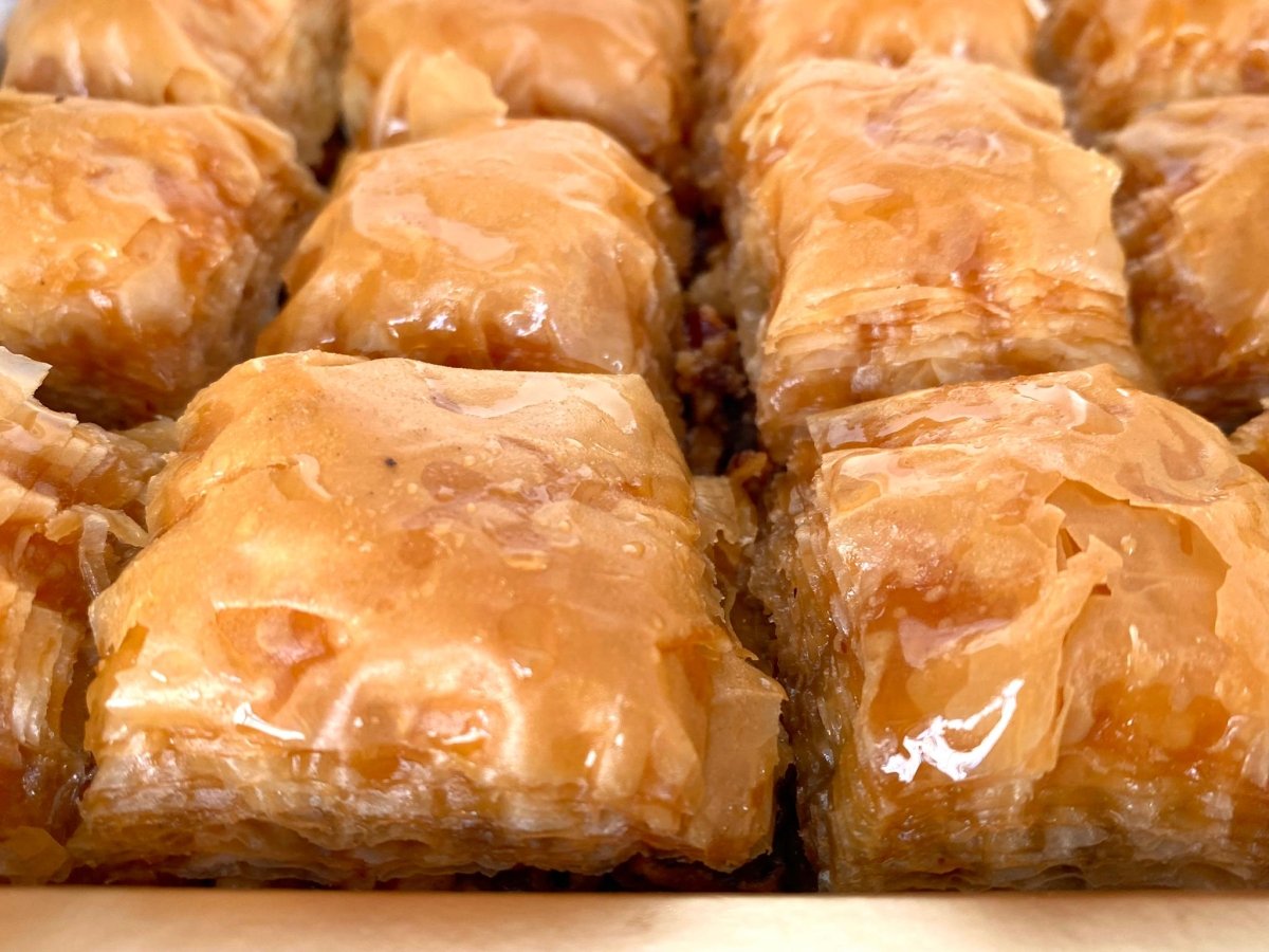 Sultanas | Handmade Walnut Baklava - TryAladdin