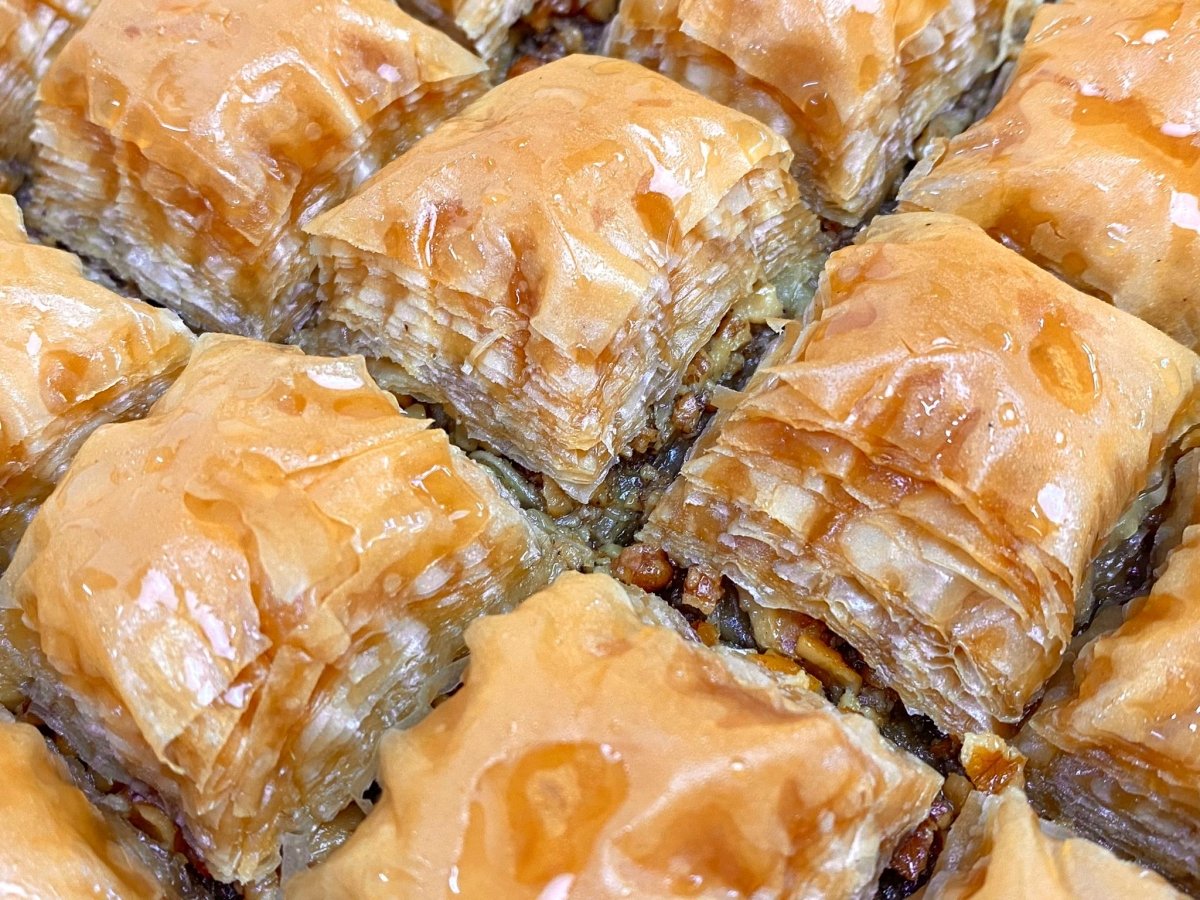 Sultanas | Handmade Walnut Baklava - TryAladdin